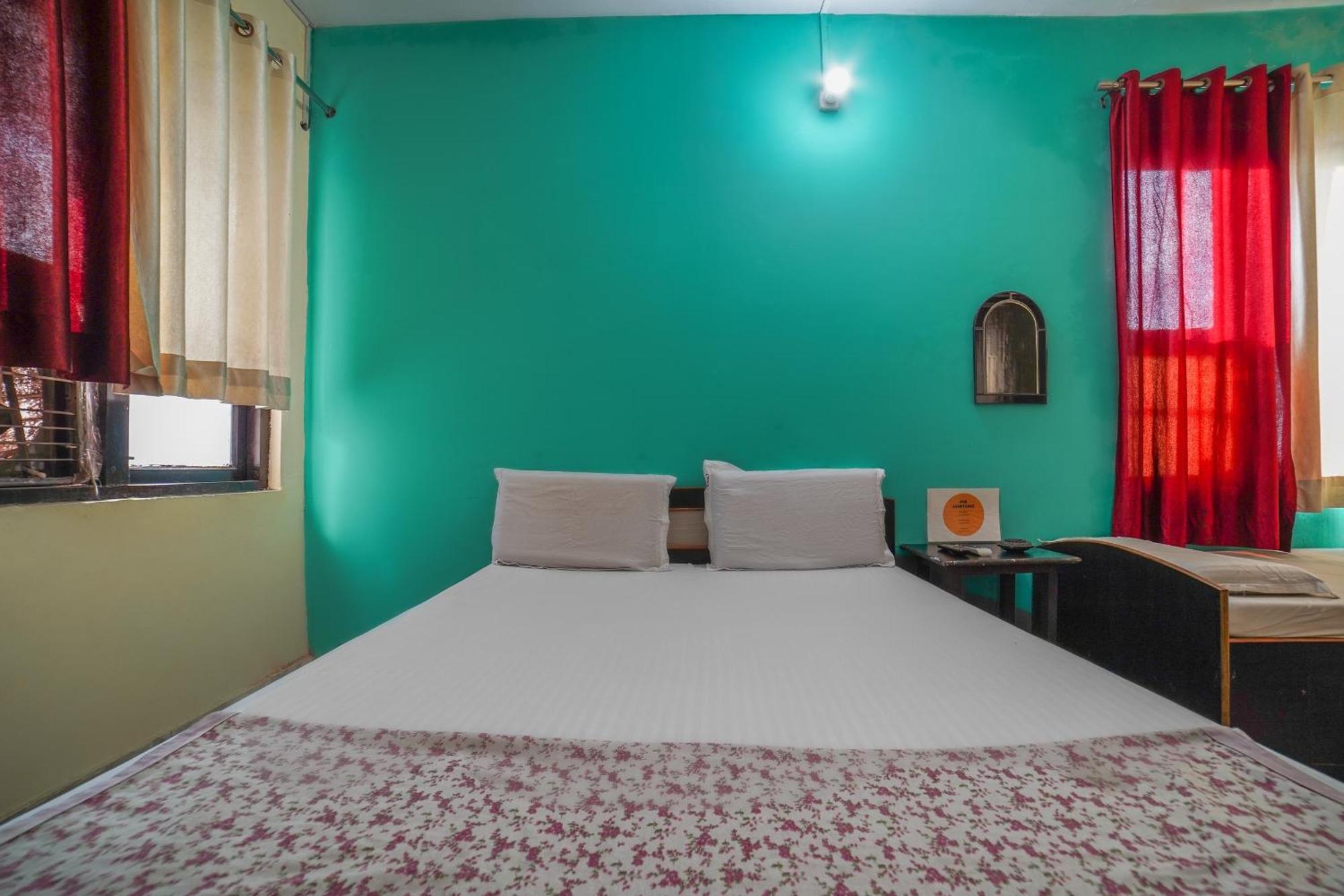 Spot On Komfort Guest House Rudrapur Exterior photo