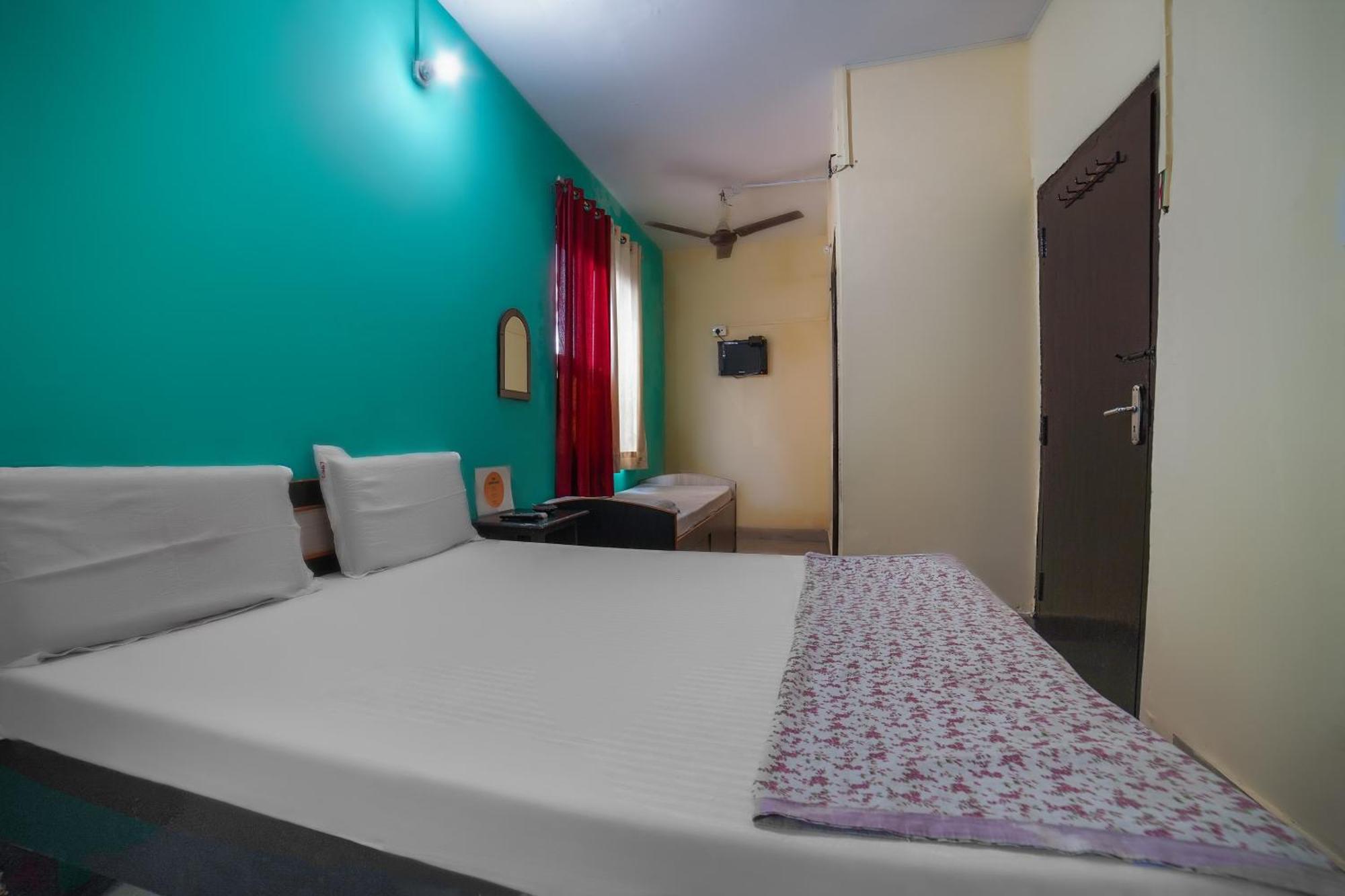 Spot On Komfort Guest House Rudrapur Exterior photo