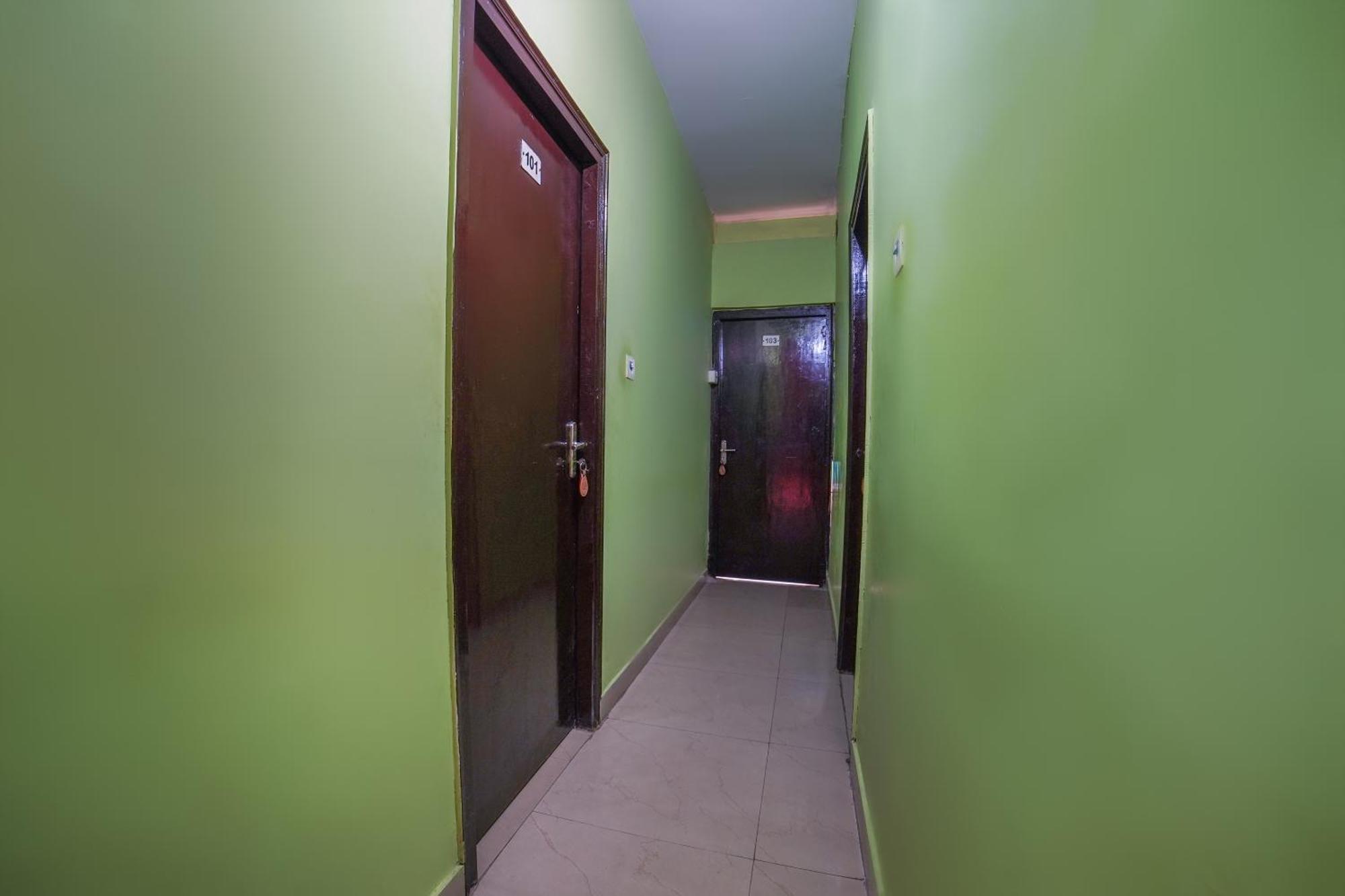 Spot On Komfort Guest House Rudrapur Exterior photo