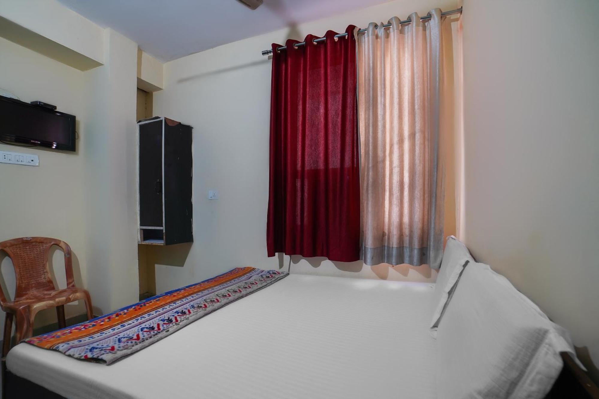 Spot On Komfort Guest House Rudrapur Exterior photo