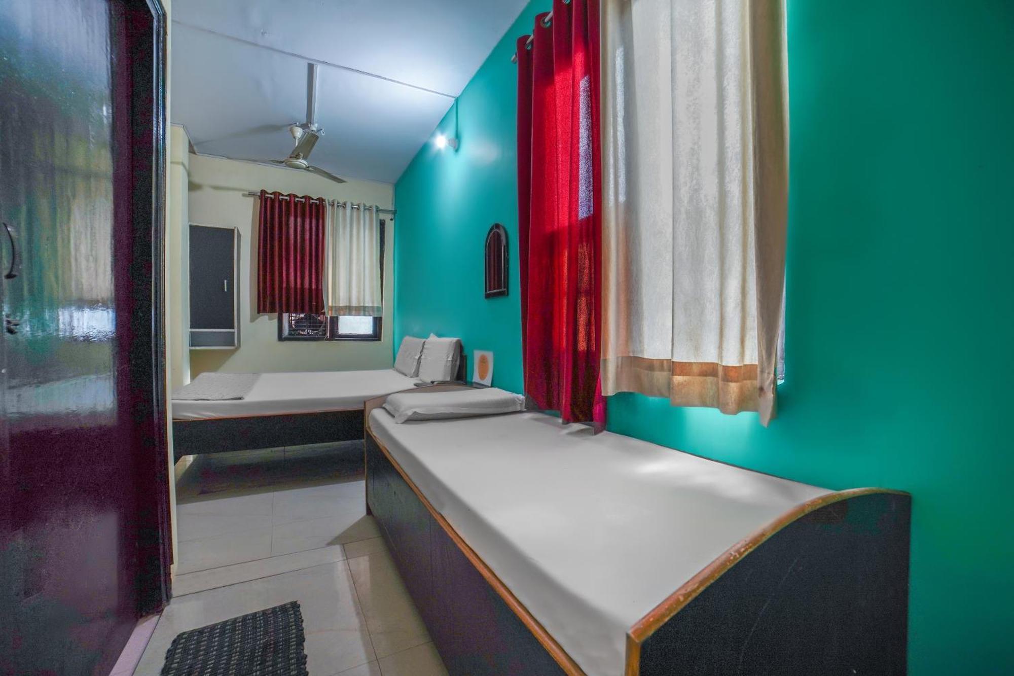 Spot On Komfort Guest House Rudrapur Exterior photo